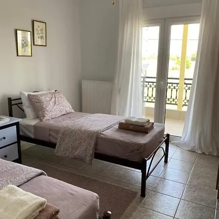 Polys And Paraskevi With View Apartment *