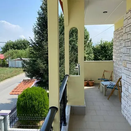 Polys And Paraskevi With View Apartment Ptolemaida