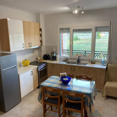 Polys And Paraskevi With View Lägenhet