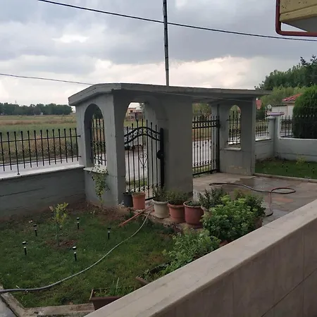 Polys And Paraskevi With View Appartamento Ptolemaida