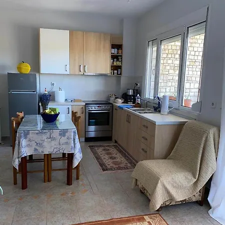 Polys And Paraskevi With View Lägenhet Ptolemaida