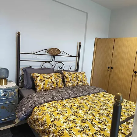 Polys And Paraskevi With View Apartment