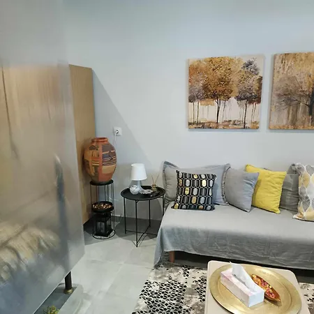 Polys And Paraskevi With View Lägenhet