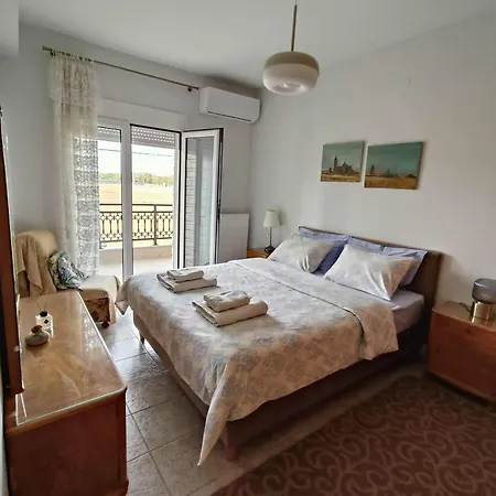 Polys And Paraskevi With View Lägenhet