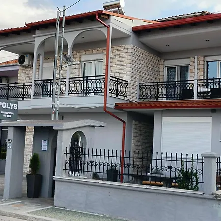 Апартамент Polys And Paraskevi With View *