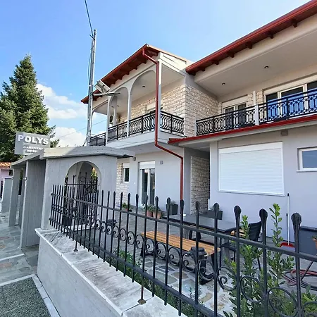 Апартамент Polys And Paraskevi With View *