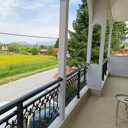 Апартамент Polys And Paraskevi With View