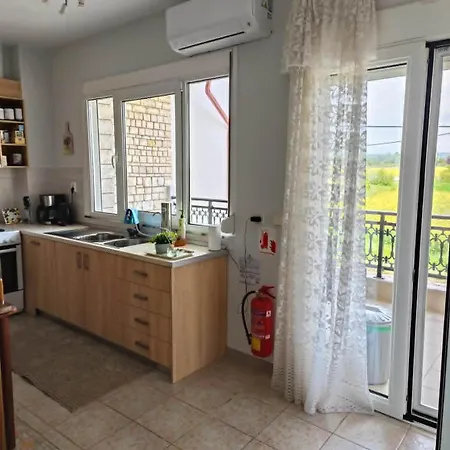Polys And Paraskevi With View Апартамент