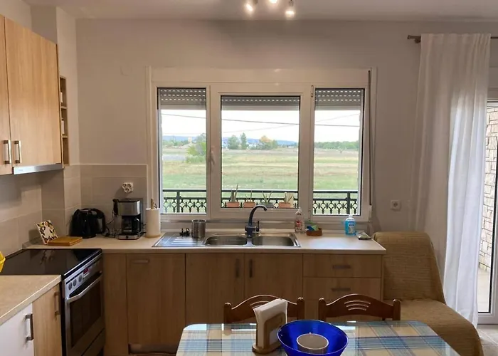 Polys And Paraskevi With View Apartment Ptolemaida