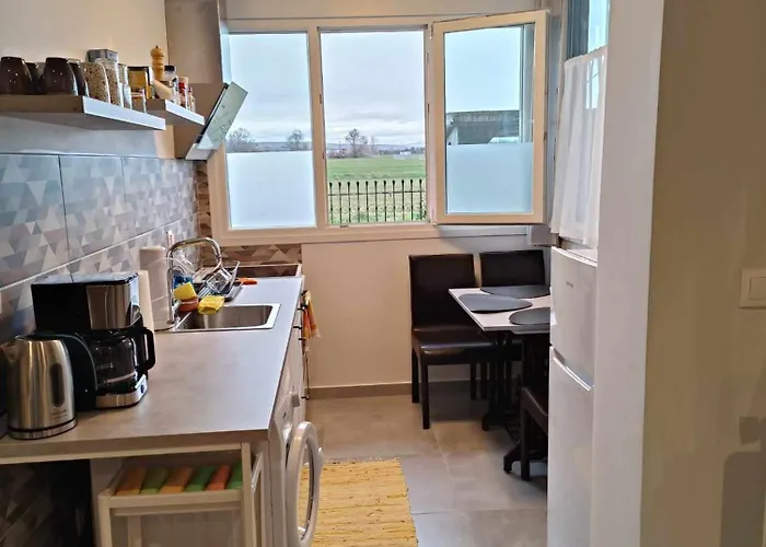 Polys And Paraskevi With View Apartament Ptolemaida