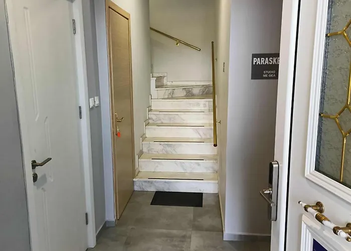 Polys And Paraskevi With View Apartment Ptolemaida