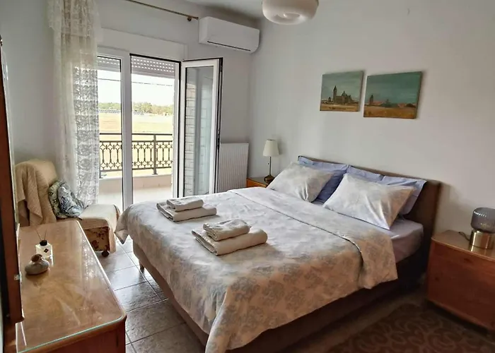 Polys And Paraskevi With View Apartment